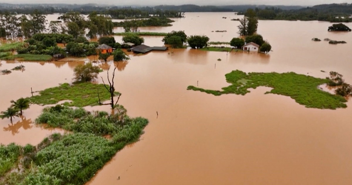 Brasile, almeno 56 morti nel Rio Grande do Sul a causa delle inondazioni: le immagini della devastazione riprese dall’alto