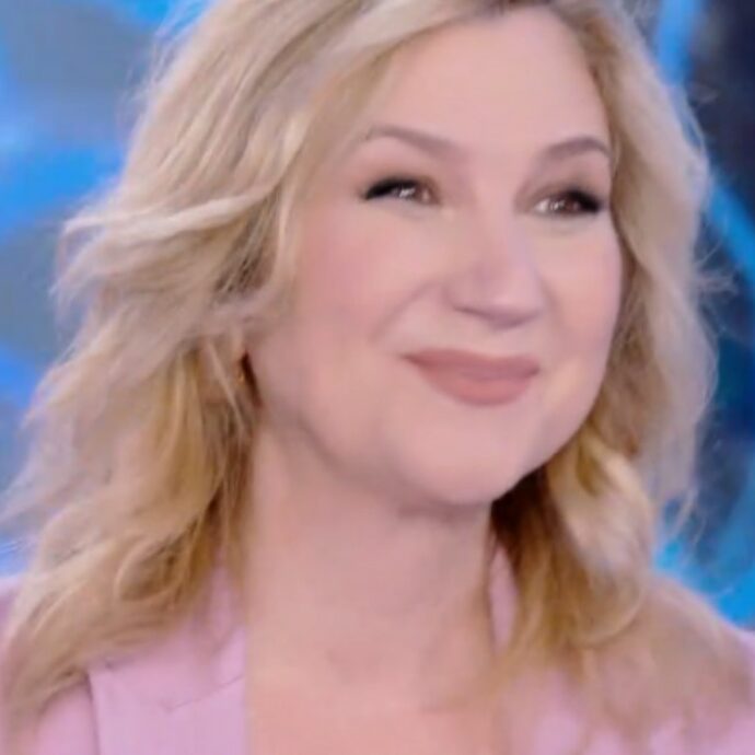 Serena Bortone ospite di Silvia Toffanin a Canale5: “Non sono una testa calda, sono una orgogliosa dipendente della Rai”