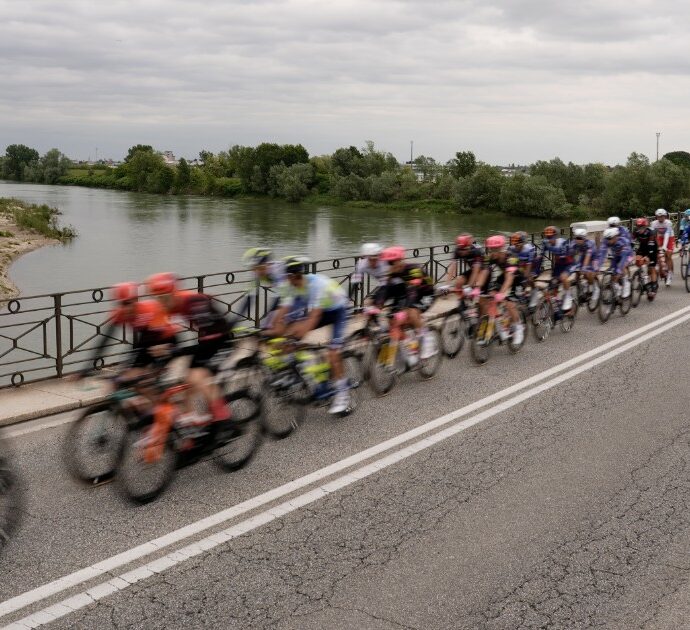 Il nostro itinerario nei luoghi del Giro d’Italia: dalle Dolomiti a Napoli, passando per Perugia, Siena e i Campi Flegrei