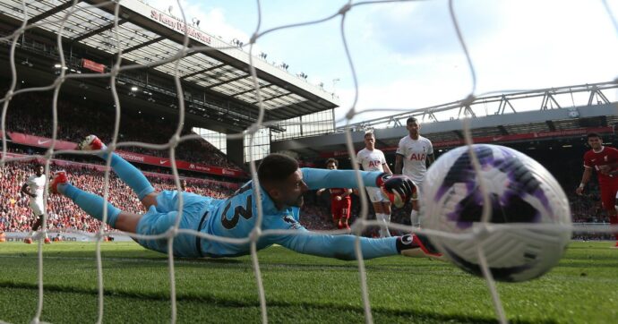 Durante Crystal Palace-Manchester United arbitro in campo con la “Referee Cam”: ma le immagini non si sono viste