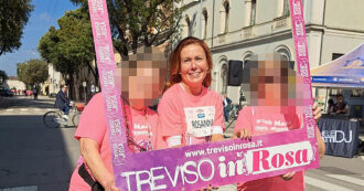 Copertina di Treviso, la leghista Rosanna Conte fa campagna elettorale all’evento contro i tumori: gli organizzatori le tolgono il cartello
