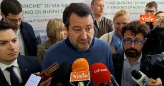 Copertina di Toti arrestato per corruzione, Salvini garantista: “Anche io rischio la galera per gli sbarchi. Ogni cittadino innocente fino a prova contraria”