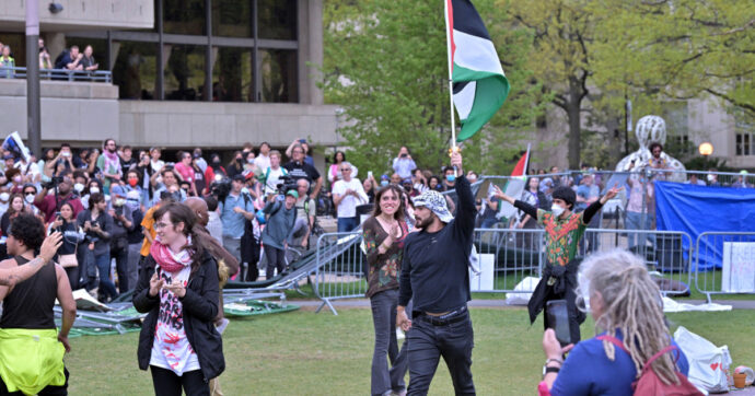 Universitari pro Palestina, dilagano le proteste. Il governo spagnolo: “Orgogliosi di voi”. Studenti accampati anche a Palermo