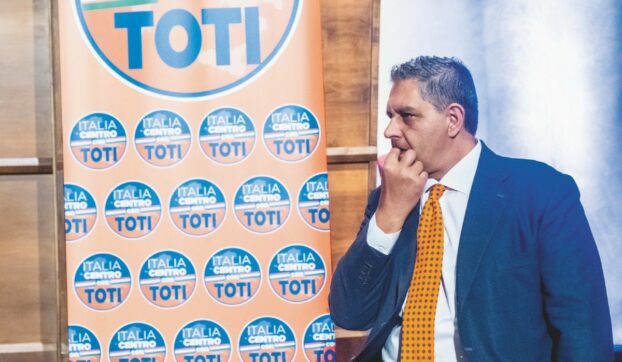 Toti, dai pm una nuova accusa: finanziamento illecito al partito