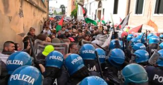 Copertina di Proteste contro il G7 della Giustizia, scontri a Venezia: manifestanti provano a raggiungere la sede dell’evento, la polizia carica