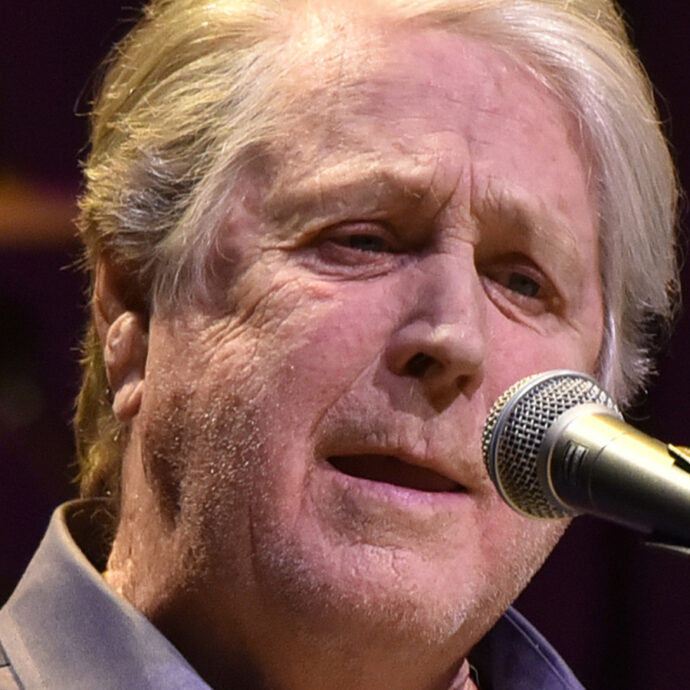 Brian Wilson dei Beach Boys sotto tutela per un grave disturbo neurocognitivo: “Non è in grado di provvedere adeguatamente ai propri bisogni”