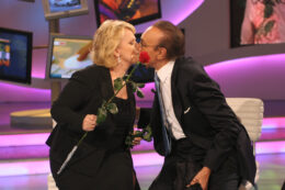 Copertina di Katia Ricciarelli, la rivelazione choc: “Io e Pippo Baudo abbiamo perso un figlio prima delle nozze. Con Carreras facevamo l’amore senza preliminari”