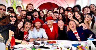 Copertina di Duemila persone per l’ultimo rave di Fiorello in Rai: “Ora mi fermo”