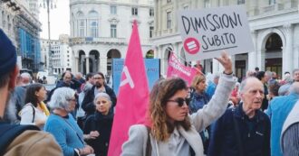 Copertina di Giovani, associazioni e lavoratori: la piazza chiede che se ne vada