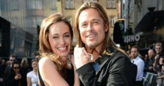 Copertina di Angelina Jolie e Brad Pitt di nuovo insieme sul red carpet del Festival di Venezia: “Potrebbero quasi sfiorarsi dopo otto anni”