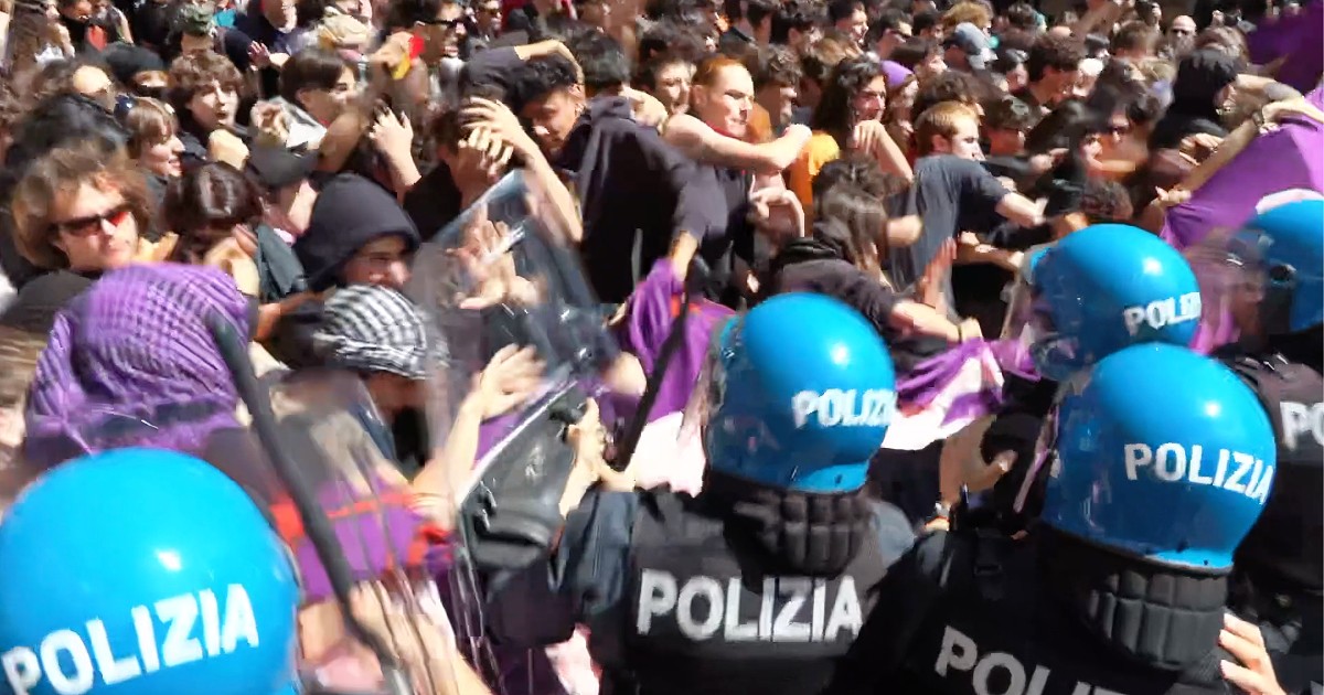 Scontri tra studenti e polizia alla manifestazione contro gli Stati generali della natalità: 5 feriti