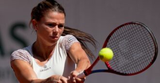 Copertina di Vaccino da Covid, tasse, matrimonio e  social: Camila, la tennista perennemente in fuga