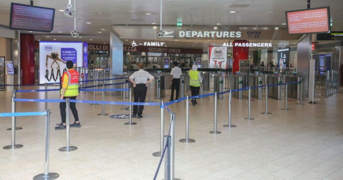 “C’è una pistola in una valigia”: aeroporto di Bologna chiuso per ore ma era un errore di un macchinario. Voli dirottati e cancellazioni