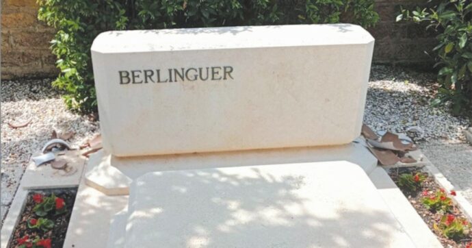 Copertina di Vandalizzata la tomba di Enrico Berlinguer