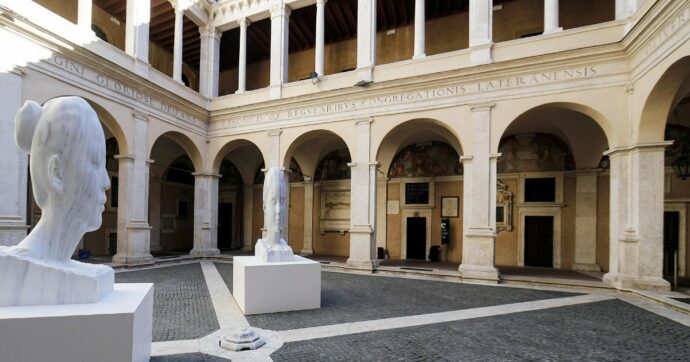 Copertina di Vaticano: l’hotel nel museo e amici nei palazzi storici 