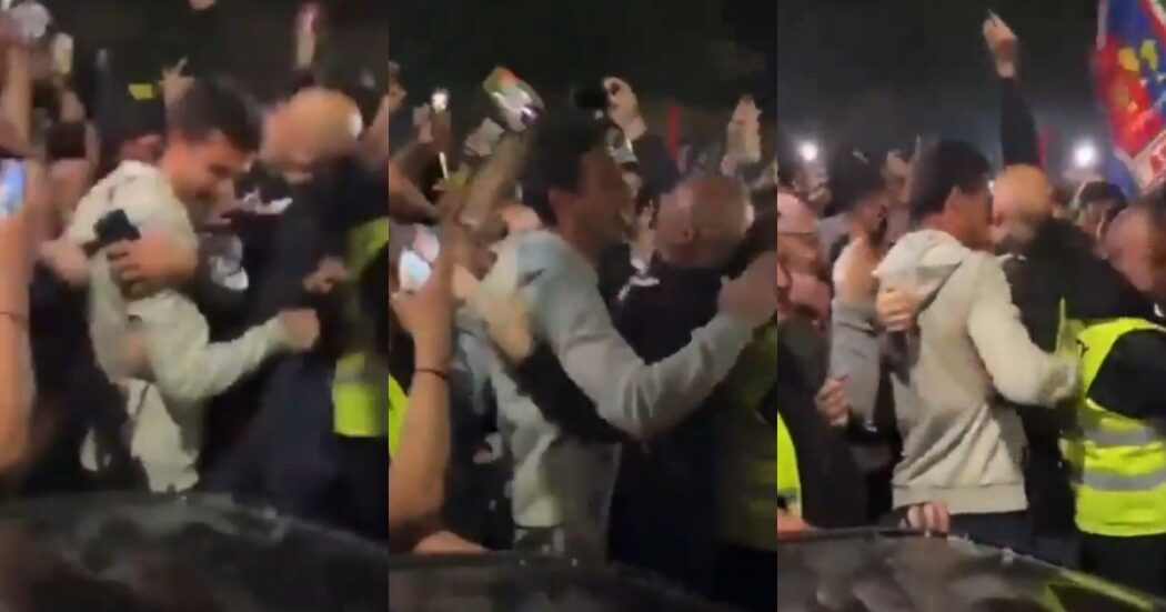 “Chi non salta juventino è”: Thiago Motta sente il coro dei tifosi del Bologna e si ferma – Video