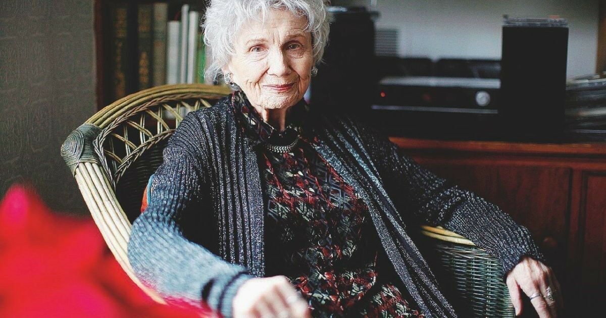 Alice Munro morta, addio alla scrittrice premio Nobel della Letteratura 2013