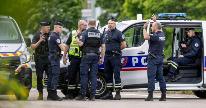 Copertina di Francia, evade dopo l’assalto al furgone della Polizia