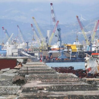 Copertina di Diga di Genova, il favore a Salini che fa esplodere i costi