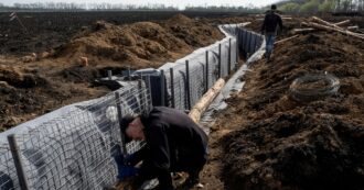 Copertina di Ucraina, l’inchiesta: “I fondi per le trincee finiti a società fantasma”