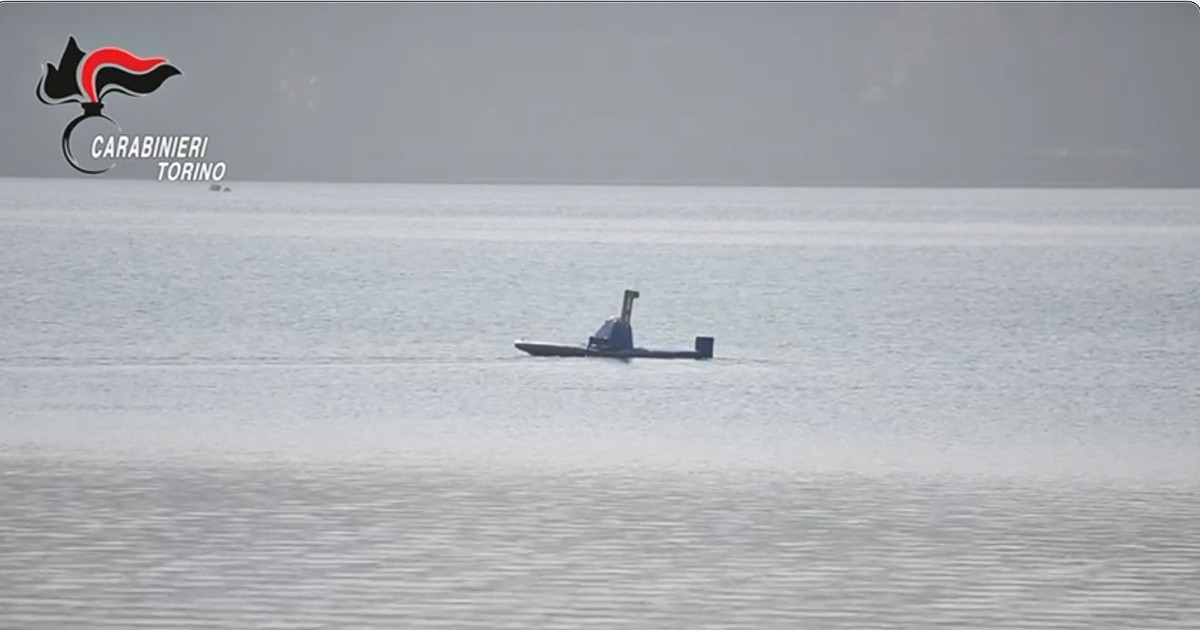 Un mini sommergibile pilotabile da remoto per trasportare la droga: la scoperta dei carabinieri di Torino. Sequestrati 204 chili di stupefacenti