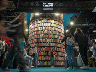 Erin Doom, Felicia Kingsley, Rokia&co: quando il romance (e TikTok) salvano il Salone del Libro