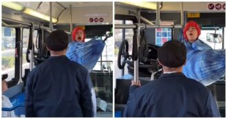 Copertina di Scena assurda su un autobus di linea: uomo rifiuta di scendere dall’amaca e l’autista ferma il veicolo – VIDEO