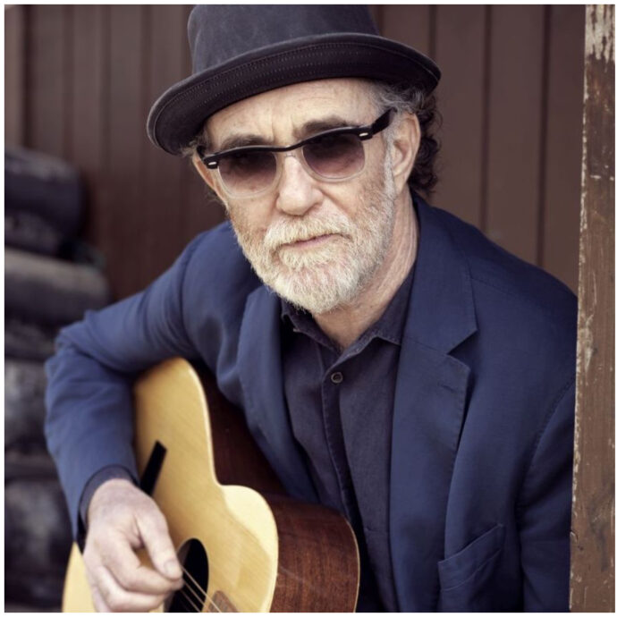 Francesco De Gregori: “Andavo dal barbiere con la foto di De André, volevo i capelli come i suoi. Avevo i boccoli e me li stiravano per un’ora”