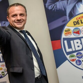 Copertina di “Ora vado in Europa, poi stacco la Sicilia dall’Italia”