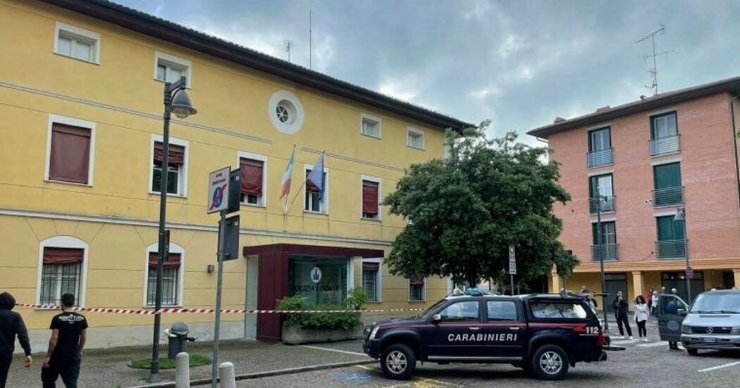 Vigile uccide un’ex collega nel comando di Anzola (Bologna) con la pistola d’ordinanza