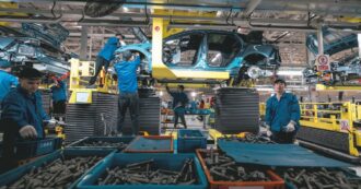 Copertina di Gli Stati Uniti stangano le auto cinesi