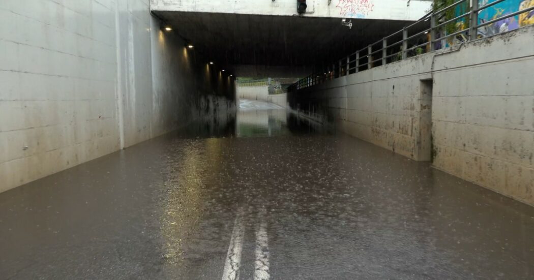 Nuove piogge in Lombardia: allagamenti nel Bergamasco. Chiuso un sottopasso a Romano – Video