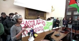 Copertina di Studenti pro-Palestina irrompono nella sede del Rettorato di Torino: “Basta accordi, Israele deve perdere legittimità”