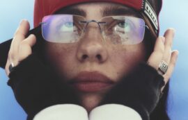 Copertina di Billie Eilish sforna il suo album migliore: “Sono estrema e mi piace vivere esperienze fisicamente intense, ma allo stesso tempo amo la dolcezza”