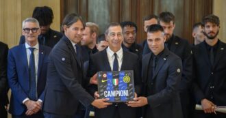 Copertina di Milano, il sindaco Sala consegna l’Ambrogino d’Oro all’Inter: “Mi identifico in Inzaghi, come me deve saper gestire le critiche”