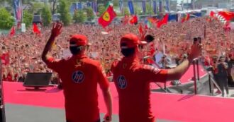 Copertina di Gp Imola, la Formula 1 celebra il tifo Ferrari: l’incredibile boato della folla all’arrivo dei piloti – Video
