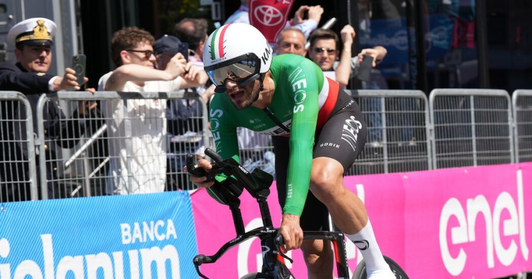 Giro d’Italia, Ganna domina la tappa a cronometro di Desenzano: è la quarta vittoria italiana. Tiberi nella top 5 generale