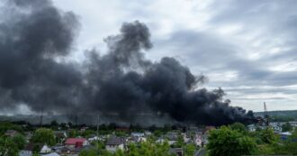 Copertina di Ucraina, 10mila persone evacuate dalla regione di Kharkiv. Zelensky: “Contrario a una tregua olimpica”