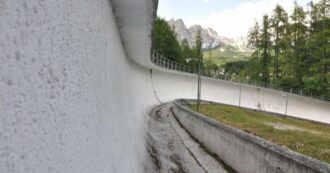 Copertina di Olimpiadi insostenibili: 1,5 mln di spettatori, 2 mila auto, 700 van e 460 bus sulle Alpi