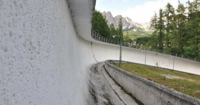 Olimpiadi insostenibili: 1,5 mln di spettatori, 2 mila auto, 700 van e 460 bus sulle Alpi