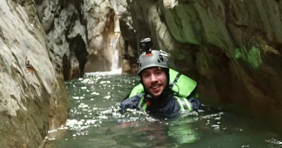 Architetto milanese di 33 anni morto mentre faceva canyoning nel Lecchese: risucchiato da un mulinello. Seguiva un corso da istruttore