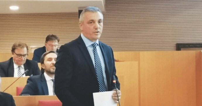 Copertina di Puglia, indagato il capogruppo  e candidato  FdI: corruzione di voti
