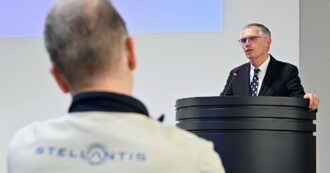 Copertina di Auto elettrica, l’Italia al capolinea: il governo preme e tratta con Tavares