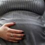 Copertina di “Può curarsi e continuare a essere mamma”, così una donna incinta con tumore al seno è stata operata e rimandata a casa dopo 48 ore