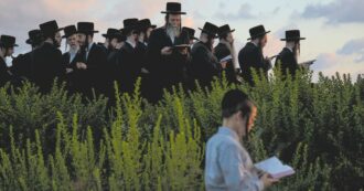 Copertina di Tira una bruttissima “Aria” per il prof. Dreyfus di Roma