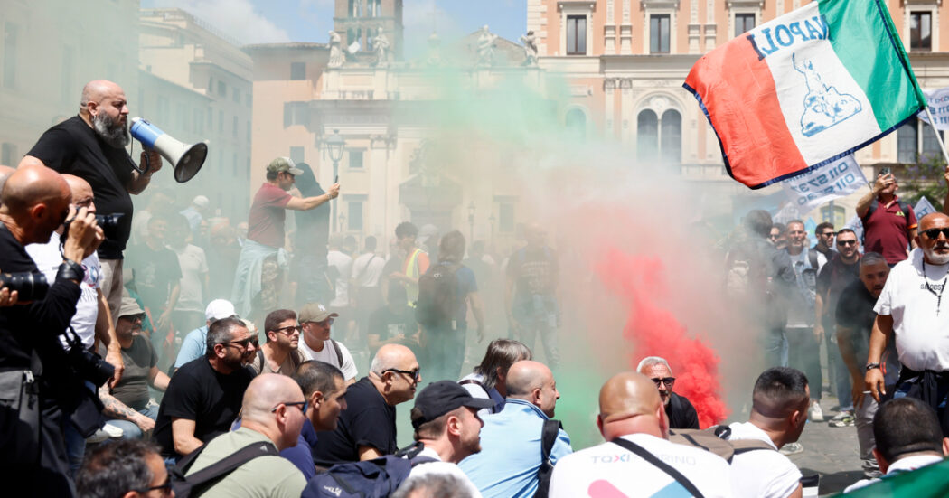 Sciopero dei taxi, adesione alta in molte città. Tensioni e slogan contro lo storico leader Bittarelli a Roma