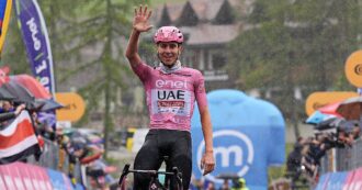 Copertina di Giro d’Italia, incredibile Pogacar: stacca tutti anche sul Monte Pana, è la quinta vittoria. Sta riscrivendo le regole del ciclismo
