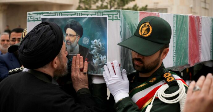 Con la morte di Raisi non si ferma la richiesta di giustizia del popolo iraniano