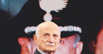 Copertina di Mario Mori, le tre vite dell’ex nemico diventato un eroe a destra