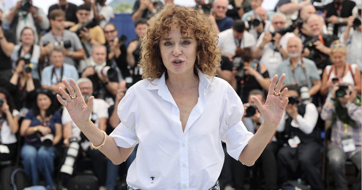 Cannes 77, Valeria Golino star: “Orgogliosa che il viaggio de L’arte della gioia cominci proprio qui perché mi hanno sempre sostenuta come regista”